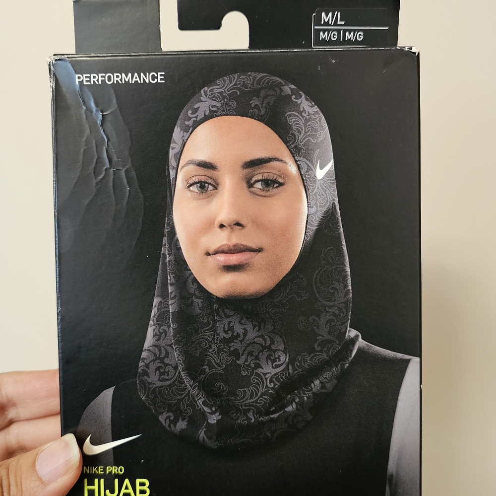 Nike Pro Hijab | Black paisley combo dri-fit technology Medium Large